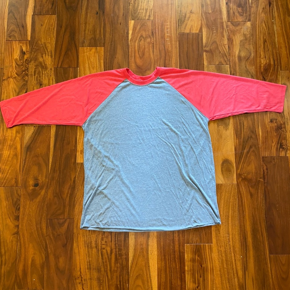 NWOT Woman’s size XXL Red and Heather Gray Raglan Long Sleeve T-shirt